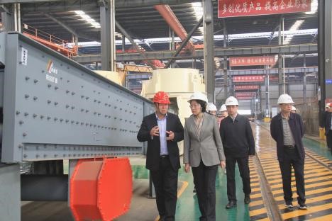 Qian Yun, Deputy Secretary of Nanchang Municipal Party Committee Comes to NMS for Visit