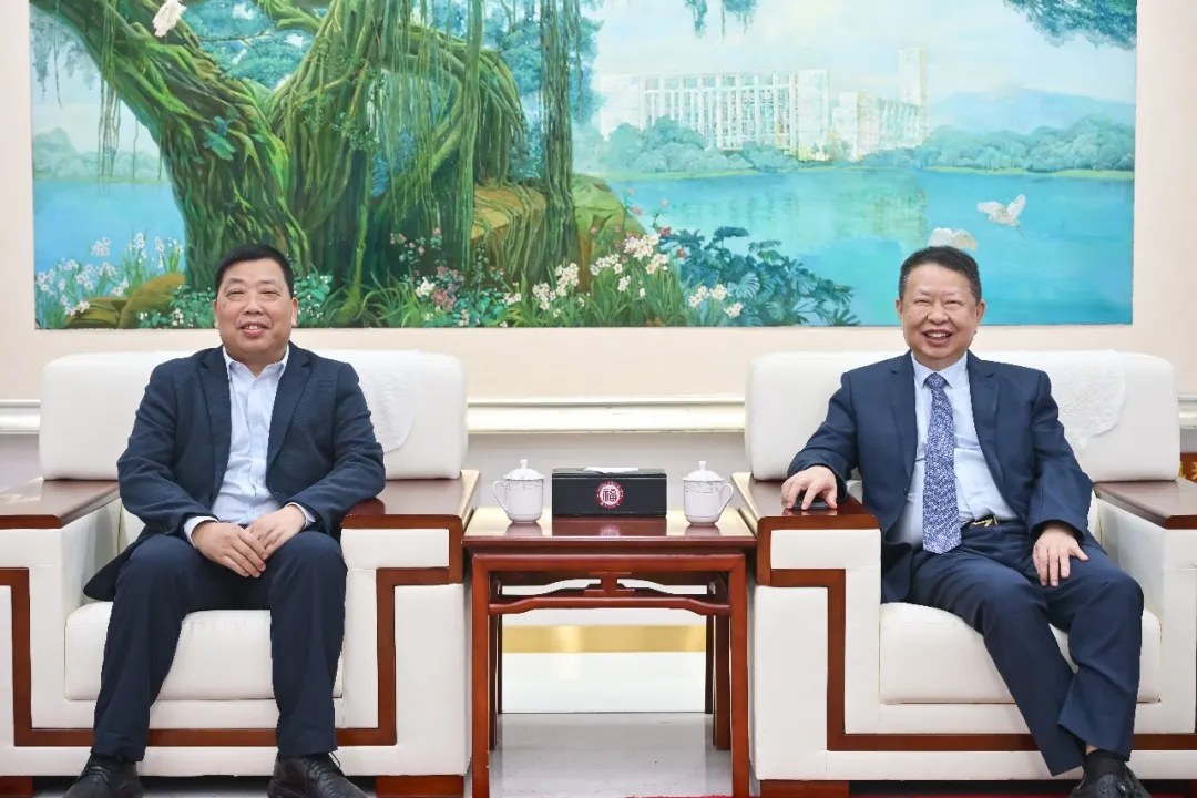 NMS Chairman Li Shunshan Presents Teaching and Student Awards at Zijin College of Fuzhou University